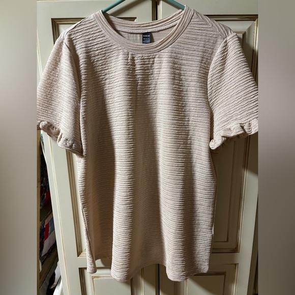 Shein ladies top size large beige short sleeve ruffle sleeve - Picture 1 of 7